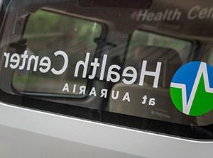 “奥瑞亚健康中心”车窗装饰